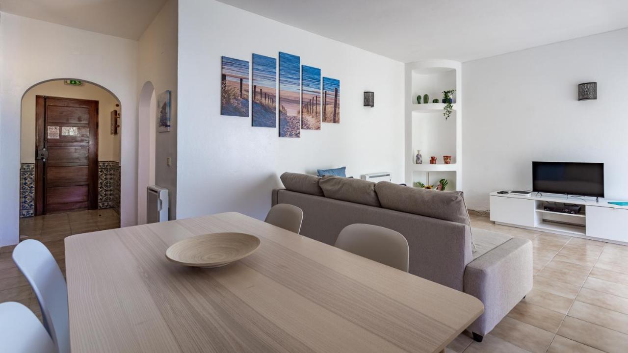 Charming Beachside Apartment W/ Pool By Lovelystay 阿尔布费拉 外观 照片